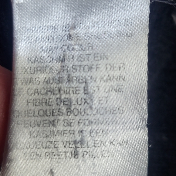 Vintage Black Cashmere Crewneck Ribbed Cuff & Hem Cropped Sweater - Picture 11 of 14